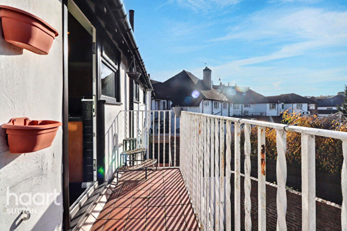 1 Bedroom Flat For Sale In Westmead Corner, Carshalton, SM5