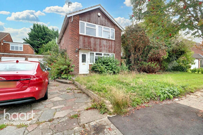 4 Bedroom Detached House For Sale In Paddocks Close, Orpington, BR5