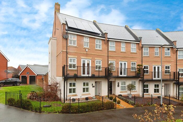 4 Bedroom End Terrace House For Sale In School Avenue, Basildon, SS15