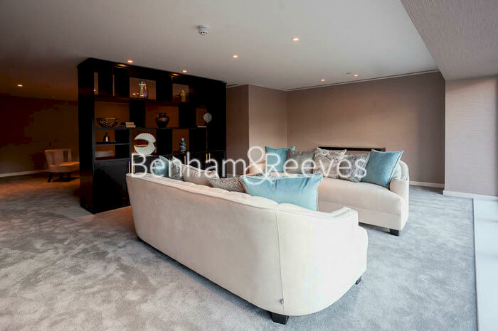 2 Bedroom Apartment To Rent In Rosemary Place, Royal Mint Street, E1