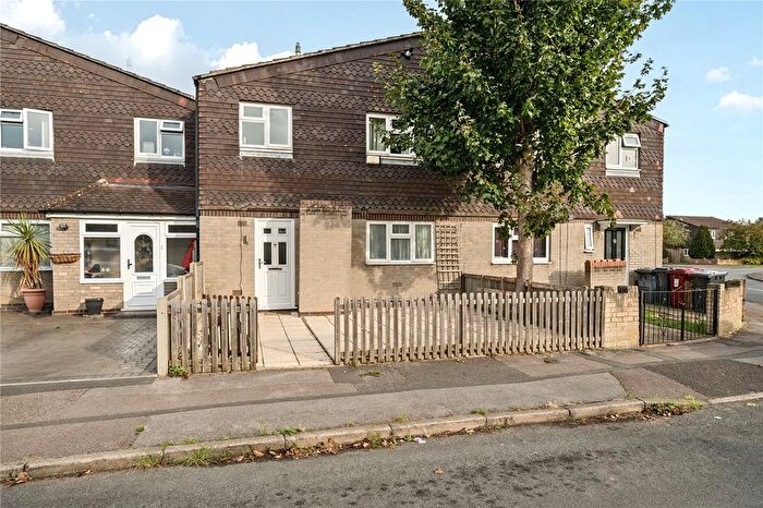 3 Bedroom Terraced House For Sale In Wrenswood Close, Reading, RG2