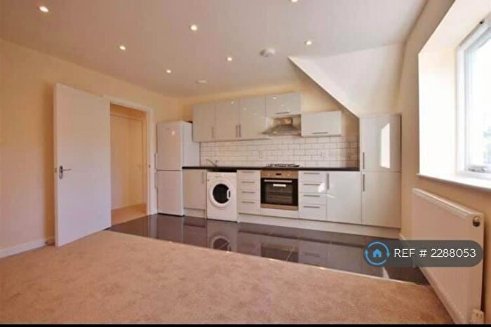 2 Bedroom Flat To Rent In Post Office Lane, Wantage, OX12