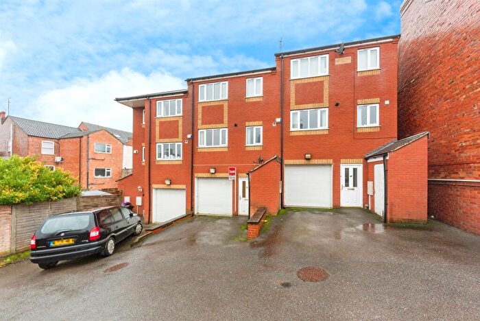 3 Bedroom Terraced House For Sale In Empire Court, Grantham, NG31