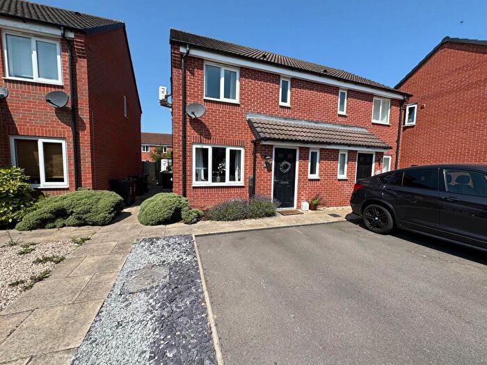 3 Bedroom Semi-Detached House For Sale In Upton Drive, Burton-On-Trent, DE14
