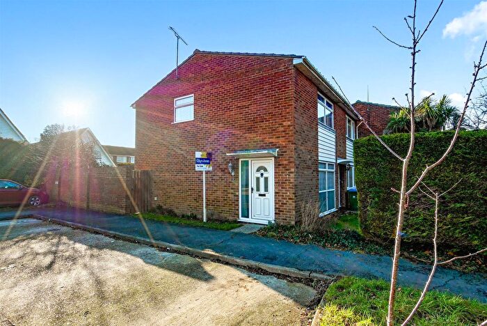 2 Bedroom Semi-detached House For Sale In Timberleys, Littlehampton, BN17