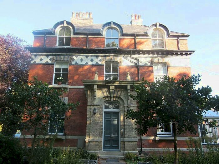 1 Bedroom Flat To Rent In Lawn Road, Rowley Park, Stafford, ST17