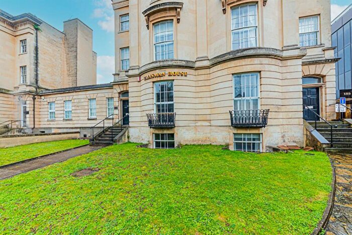 2 Bedroom Apartment To Rent In Kings Road, Reading, RG1