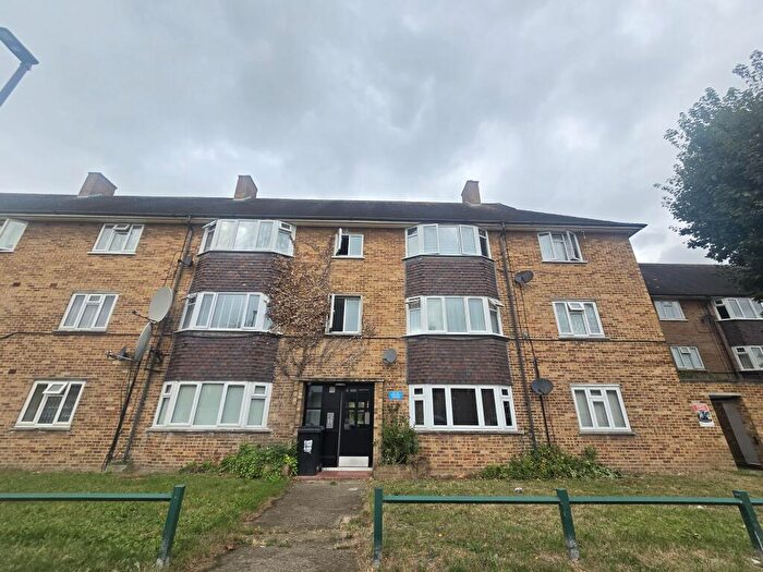 2 Bedroom Flat To Rent In Pentrich Avenue, Enfield, EN1