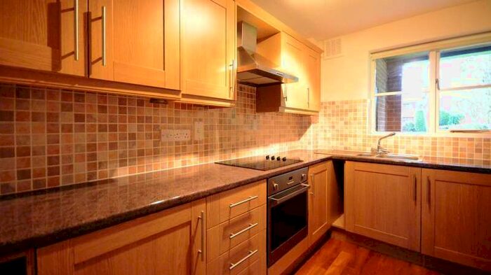 1 Bedroom Apartment To Rent In Old Pharmacy Court, RG45