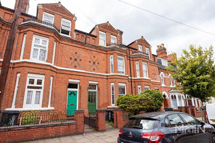 3 Bedroom Block Of Apartments For Sale In Severn Street, Leicester, Leicestershire, LE2