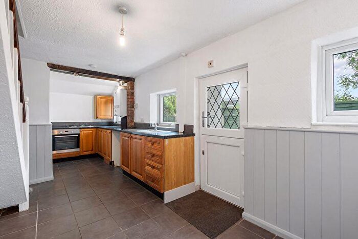 2 Bedroom Cottage To Rent In Plodder Lane, Bolton ** Available Now**, BL5