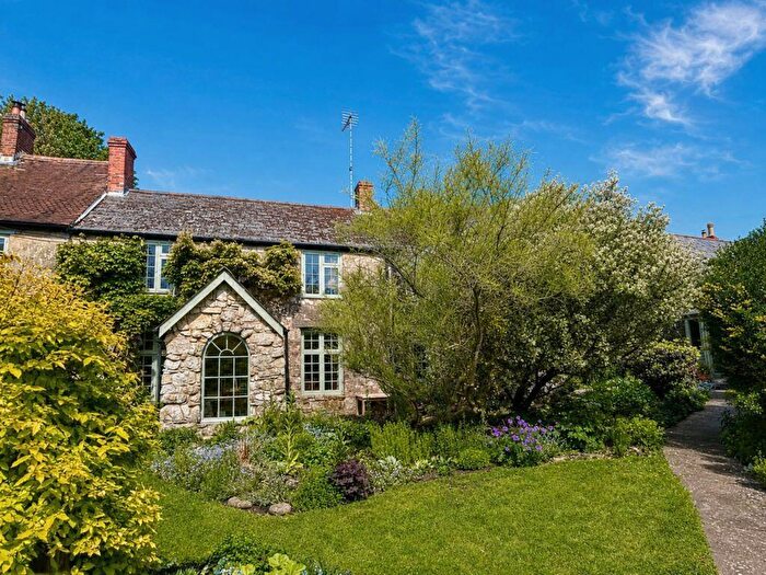 4 Bedroom Semi-Detached House For Sale In Tisbury, SP3