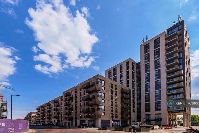 2 Bedroom Flat To Rent In Peregrine Point, Enfield, EN3