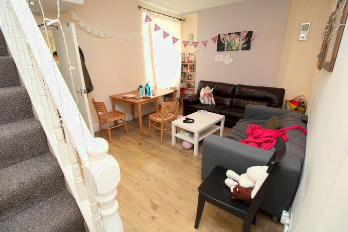 4 Bedroom Terraced House To Rent In Queen Street, Treforest, Pontypridd, CF37