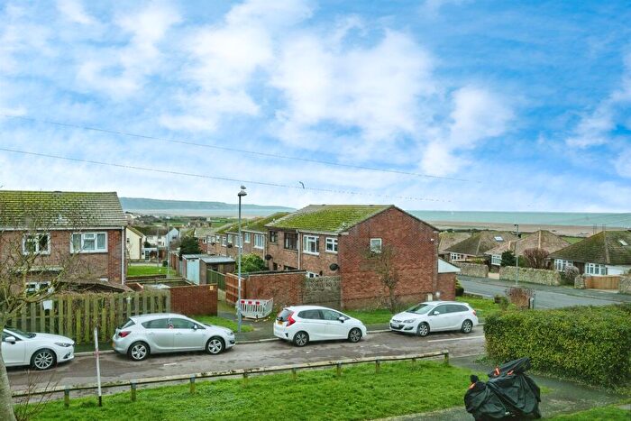 1 Bedroom Flat For Sale In Chesil View, Weymouth, DT4 - Photo 2