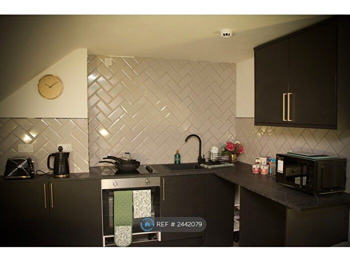 2 Bedroom Flat To Rent In Kingstanding Road, Birmingham, B44