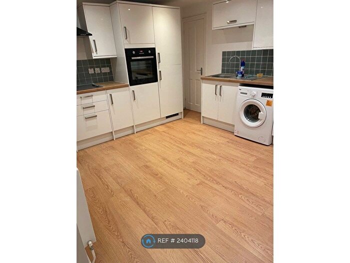 2 Bedroom End Of Terrace House To Rent In Oakes, Huddersfield, HD3