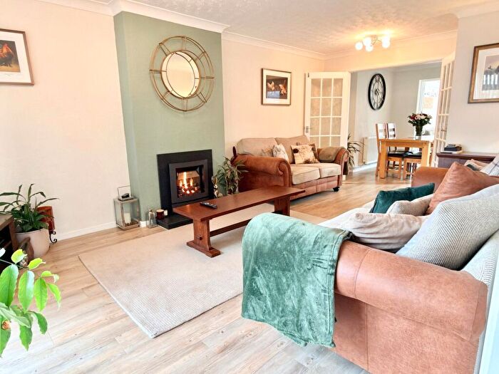 3 Bedroom Semi Detached House For Sale In The Croftlands, Bredon, Tewkesbury, GL20