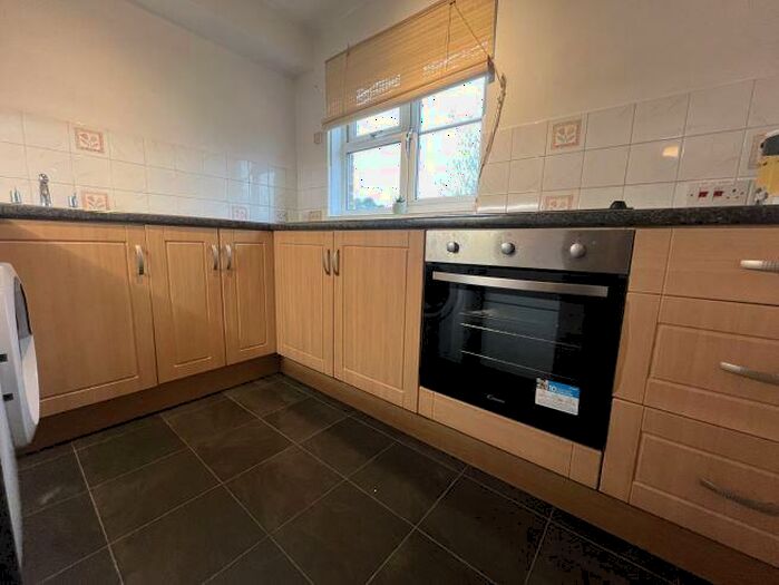 1 Bedroom Apartment To Rent In Woking, Surrey, GU22