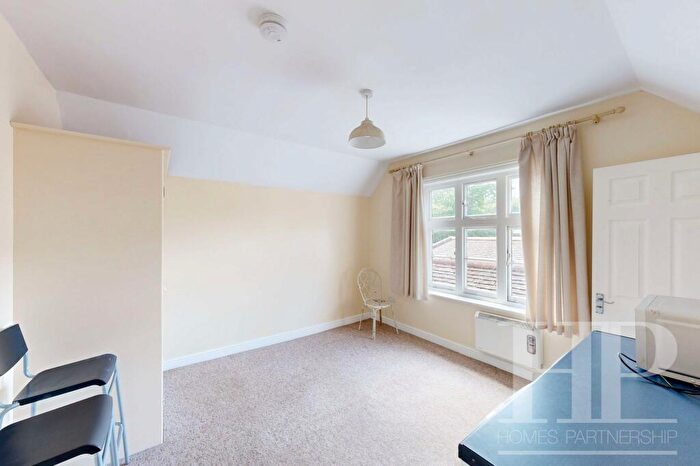 Studio To Rent In Balcombe Road, Crawley, RH10
