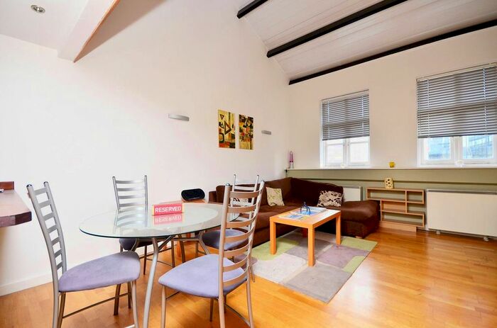 1 Bedroom Flat To Rent In City Road, Old Street, London, EC1V