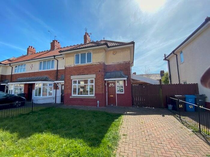 3 Bedroom Semi-Detached House To Rent In St Avenue, Hull, HU6