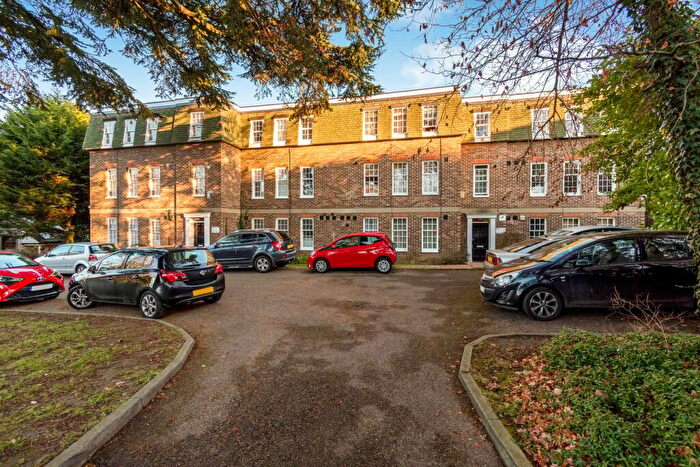 2 Bedroom Flat To Rent In Mays Hill Road, Bromley, BR2