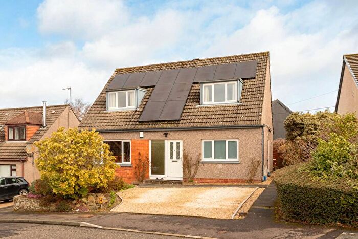 3 Bedroom Detached House For Sale In Canmore Grove, Dunfermline, KY12