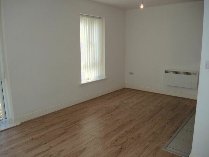 2 Bedroom Flat To Rent In Chapel Gardens, Everton, Liverpool, L5