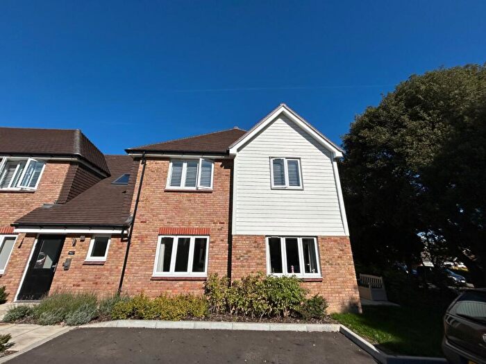1 Bedroom Flat To Rent In Kings Close, Broadstairs, Kent, CT10