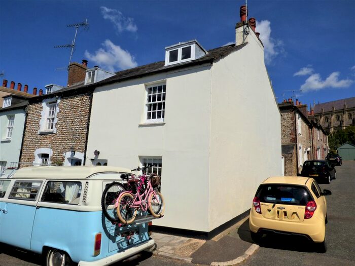 3 Bedroom Terraced House To Rent In Orchard Place, Arundel, BN18