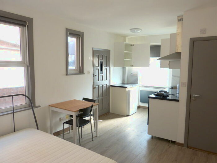 Property To Rent In Golders Green Road, London, NW11