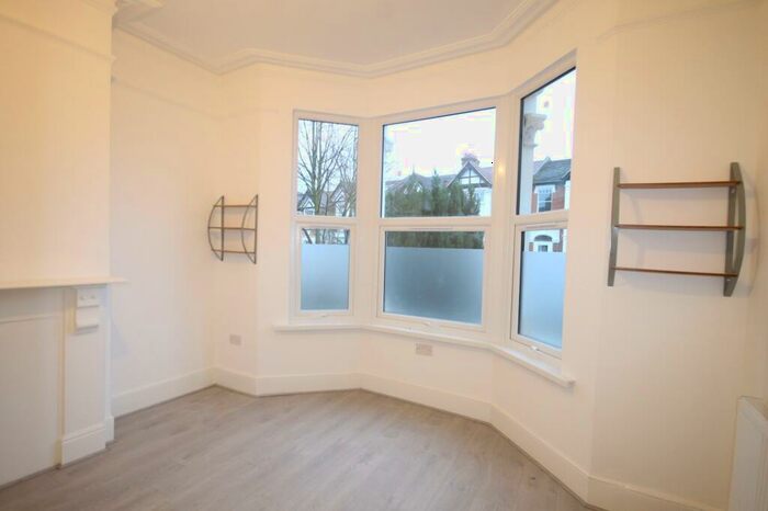 1 Bedroom Flat To Rent In Hale End Road, Chingford, E4