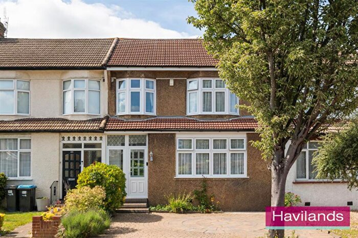 3 Bedroom House For Sale In Sittingbourne Avenue, Enfield, EN1