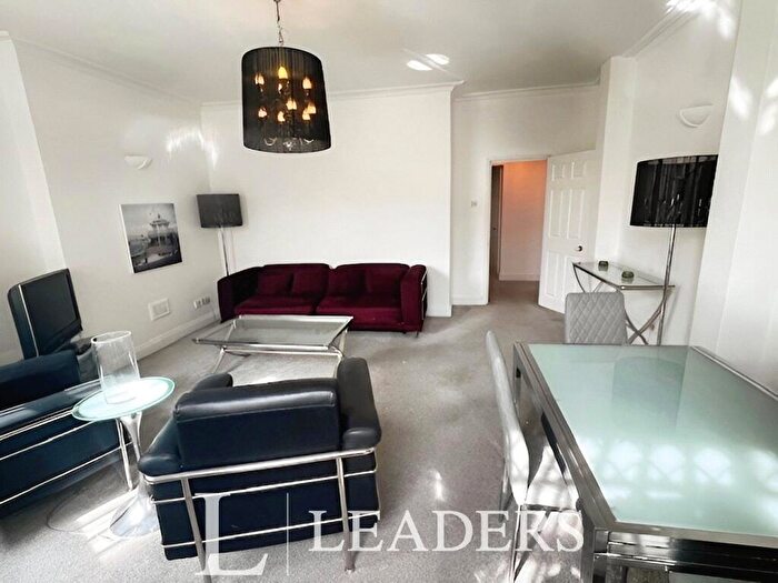 1 Bedroom Flat To Rent In Marine Parade, Brighton, East Sussex, BN2