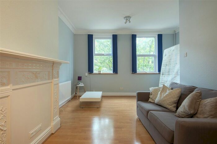 Studio To Rent In Roman Road, Bethnal Green, London, E2