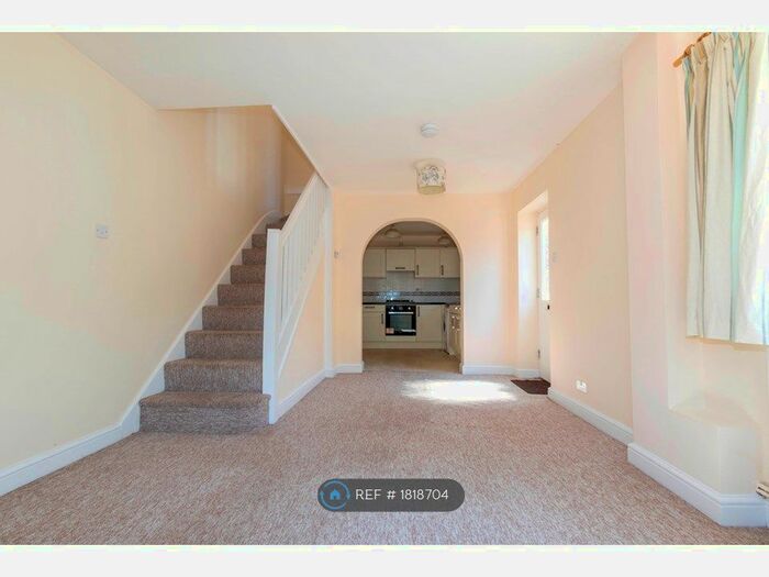 2 Bedroom Flat To Rent In Cheapside, Langport, TA10