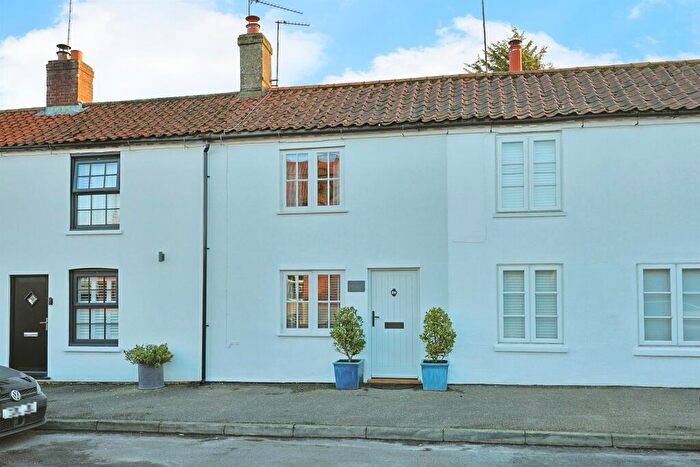 2 Bedroom Character Property For Sale In The Street, Bintree, Dereham, NR20
