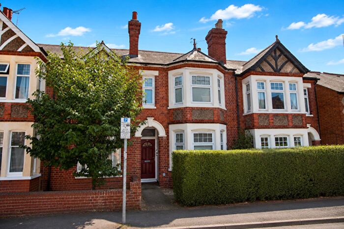 4 Bedroom Terraced House For Sale In Priory Avenue, Caversham, Reading, RG4