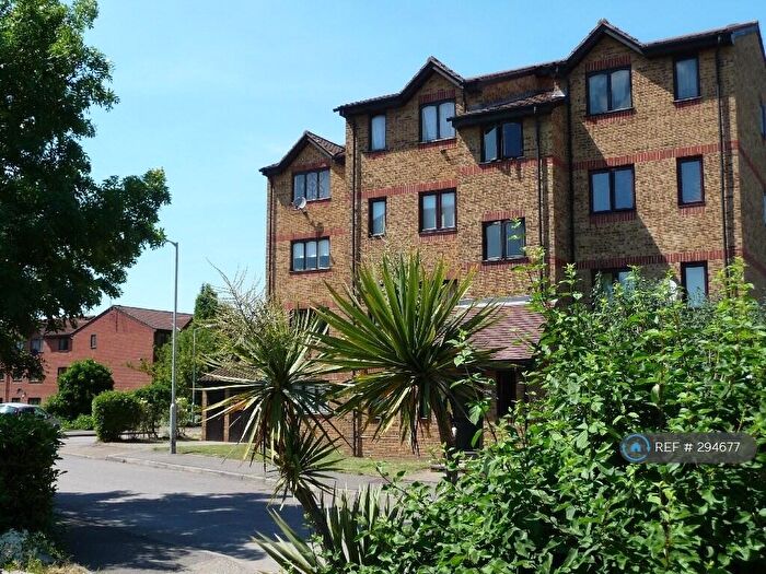 2 Bedroom Flat To Rent In Myers Lane, London, SE14