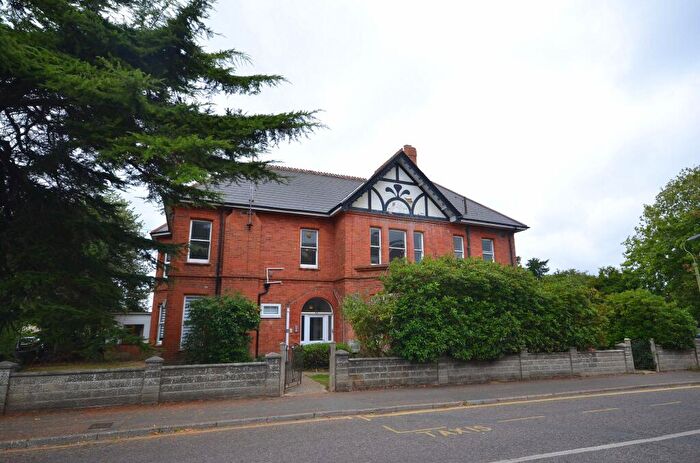 2 Bedroom Flat To Rent In Heathcote Road, Bournemouth, BH5