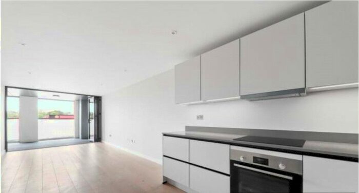 1 Bedroom Flat To Rent In Homestead Heights, Tottenham Lane, Crouch End, London, N8