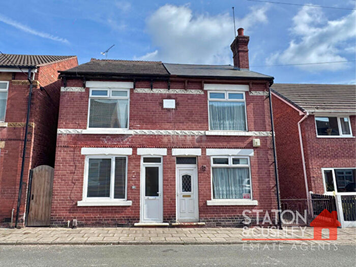 3 Bedroom Semi-Detached House For Sale In Regent Street, Sutton-in-ashfield, NG17