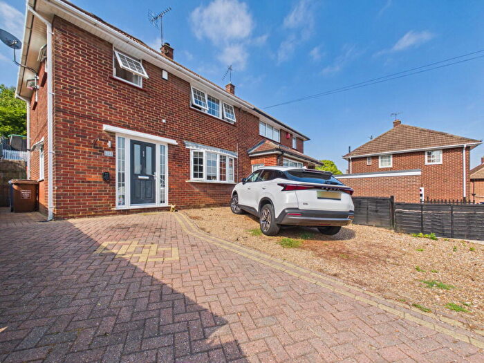 3 Bedroom Semi Detached House For Sale In Sycamore Road, Strood, Rochester, ME2