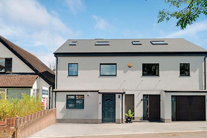 4 Bedroom Property To Rent In Windmill Lane, Greenford, UB6