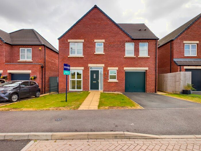 4 Bedroom Detached House For Sale In Poppyfields, Clowne, Chesterfield, S43