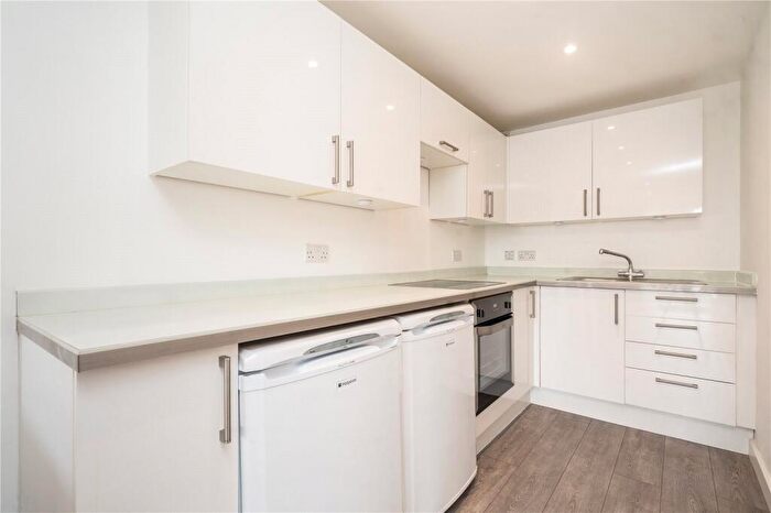1 Bedroom Flat To Rent In New Cross Road, London, SE14