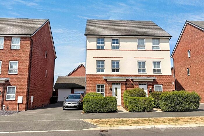 4 Bedroom Semi-Detached House For Sale In Topiary Road, St James Gate, Weddington, Nuneaton, CV10