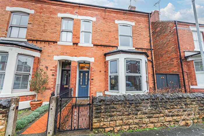 5 Bedroom Semi Detached House For Sale In Station Avenue, Gedling, Nottingham, NG4