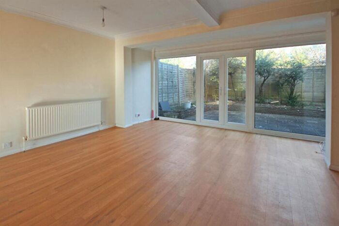 5 Bedroom Semi-Detached House To Rent In Highview Avenue North, Patcham, Brighton, BN1